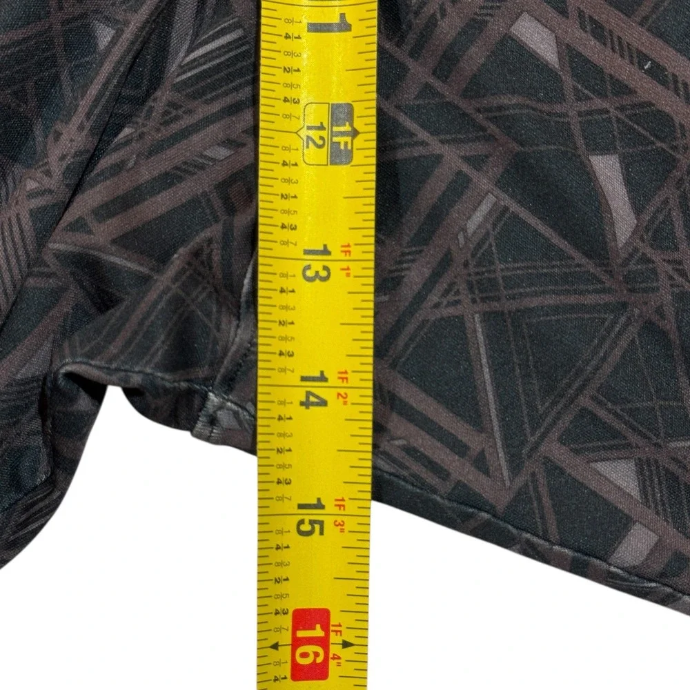 Under Armour Athletic Shorts Men's Large Black Geometric Print Loose Fit Retro
